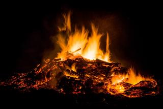 easter-fire-384602-960-720.jpg